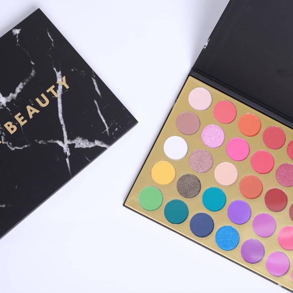 U Shady Eyeshadow Palette - Picture 3 of 7